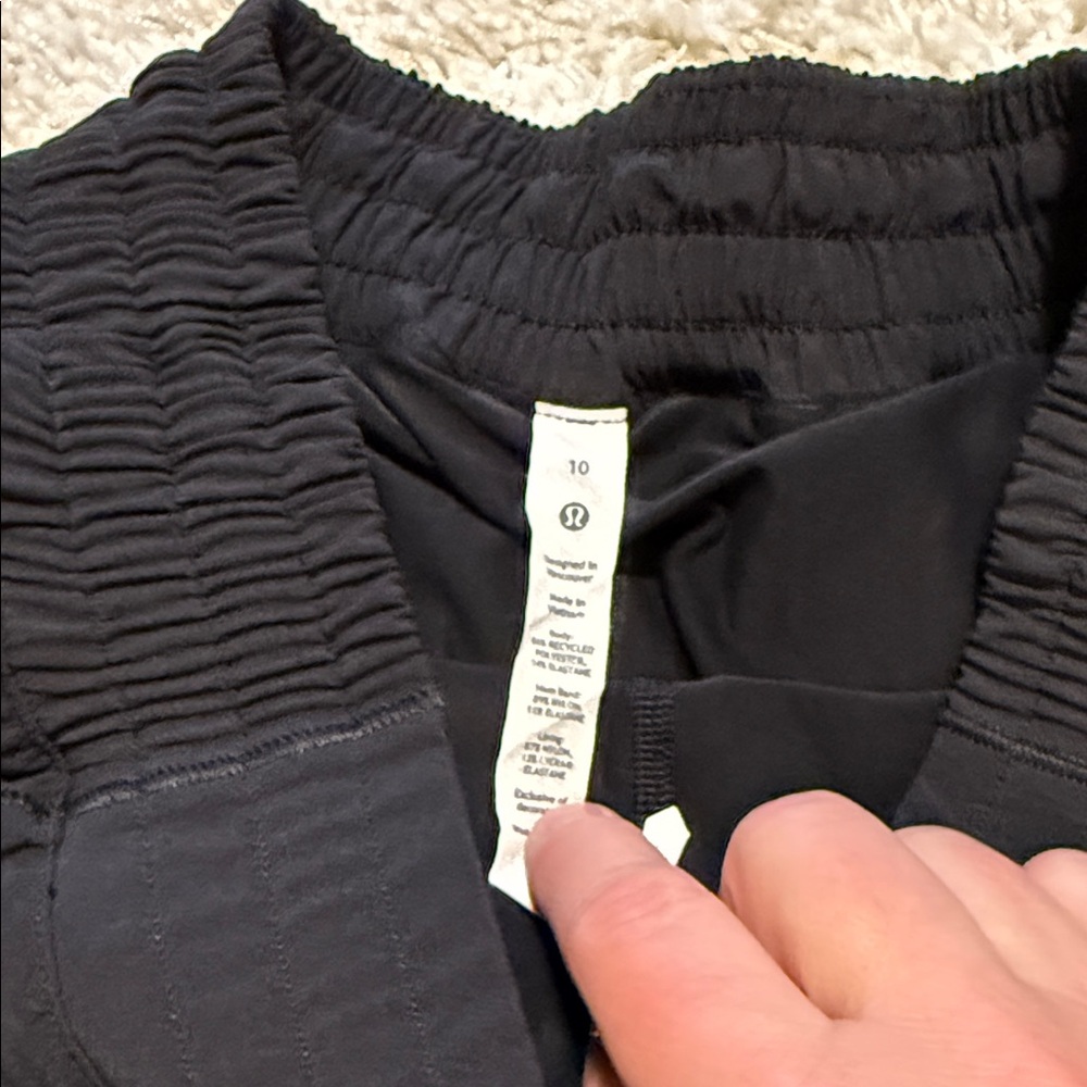 Like New! Lululemon Black Athletic Skort size 10 - Picture 4 of 5
